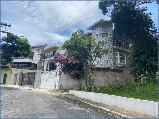 Casa à venda com 2 quartos, 300m² - Foto 1