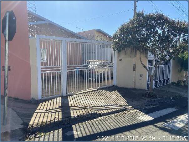 Casa à venda com 2 quartos, 63m² - Foto 1