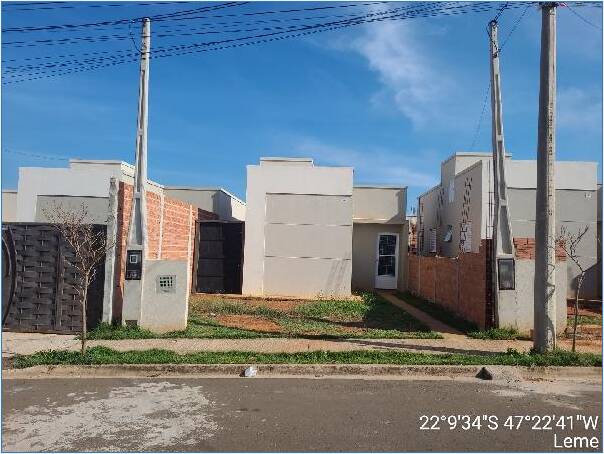 Casa à venda com 2 quartos, 45m² - Foto 1