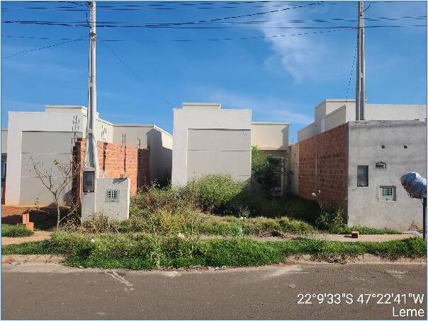 Casa à venda com 2 quartos, 45m² - Foto 1