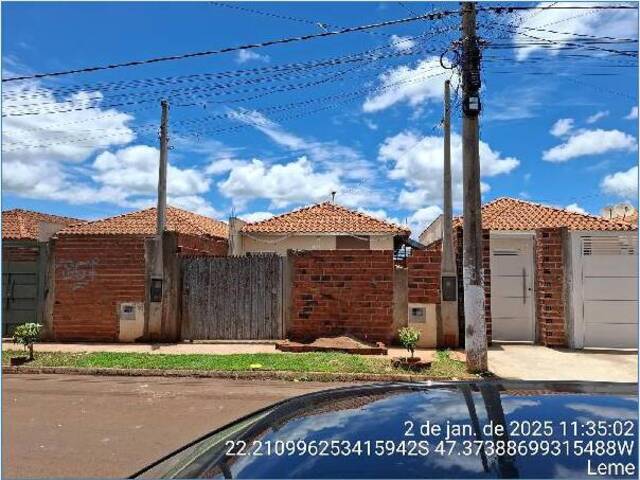 #10704 - Casa para Venda em Leme - SP - 2
